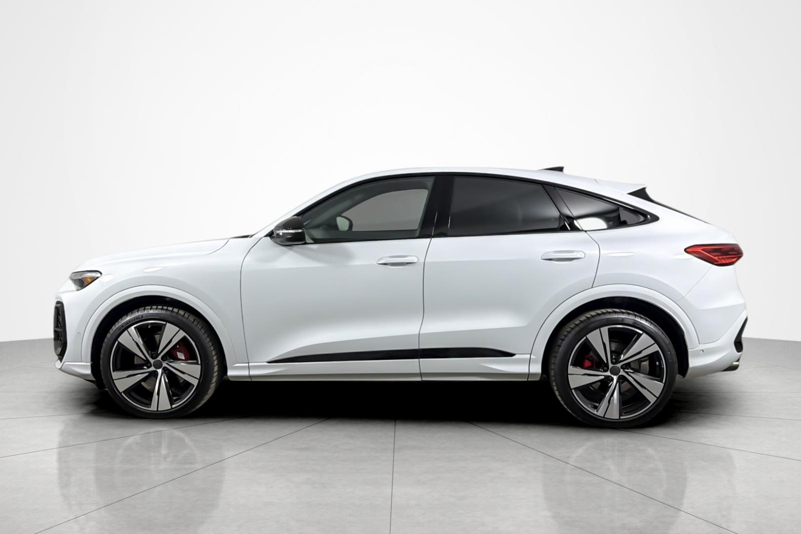 New 2026 Glacier White Metallic Audi Premium Plus 3.0 TFSI quattro image 3