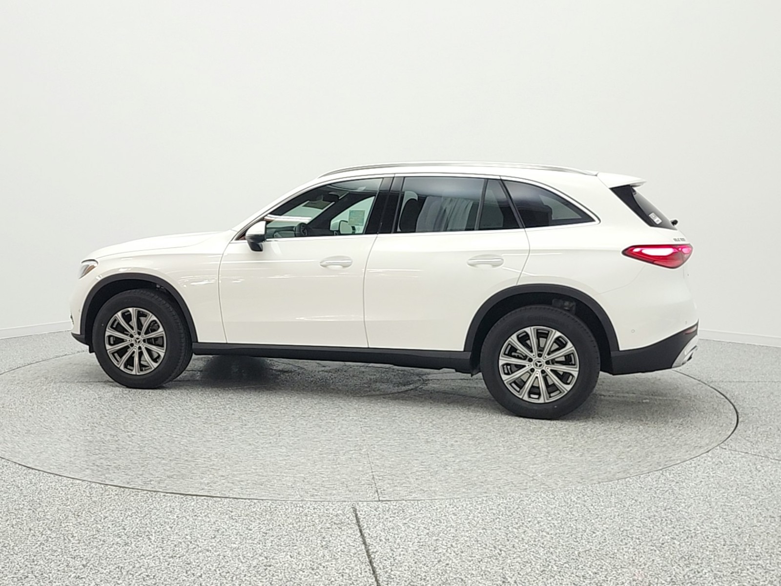 New 2026 Polar White Mercedes-Benz GLC 300 SUV image 8