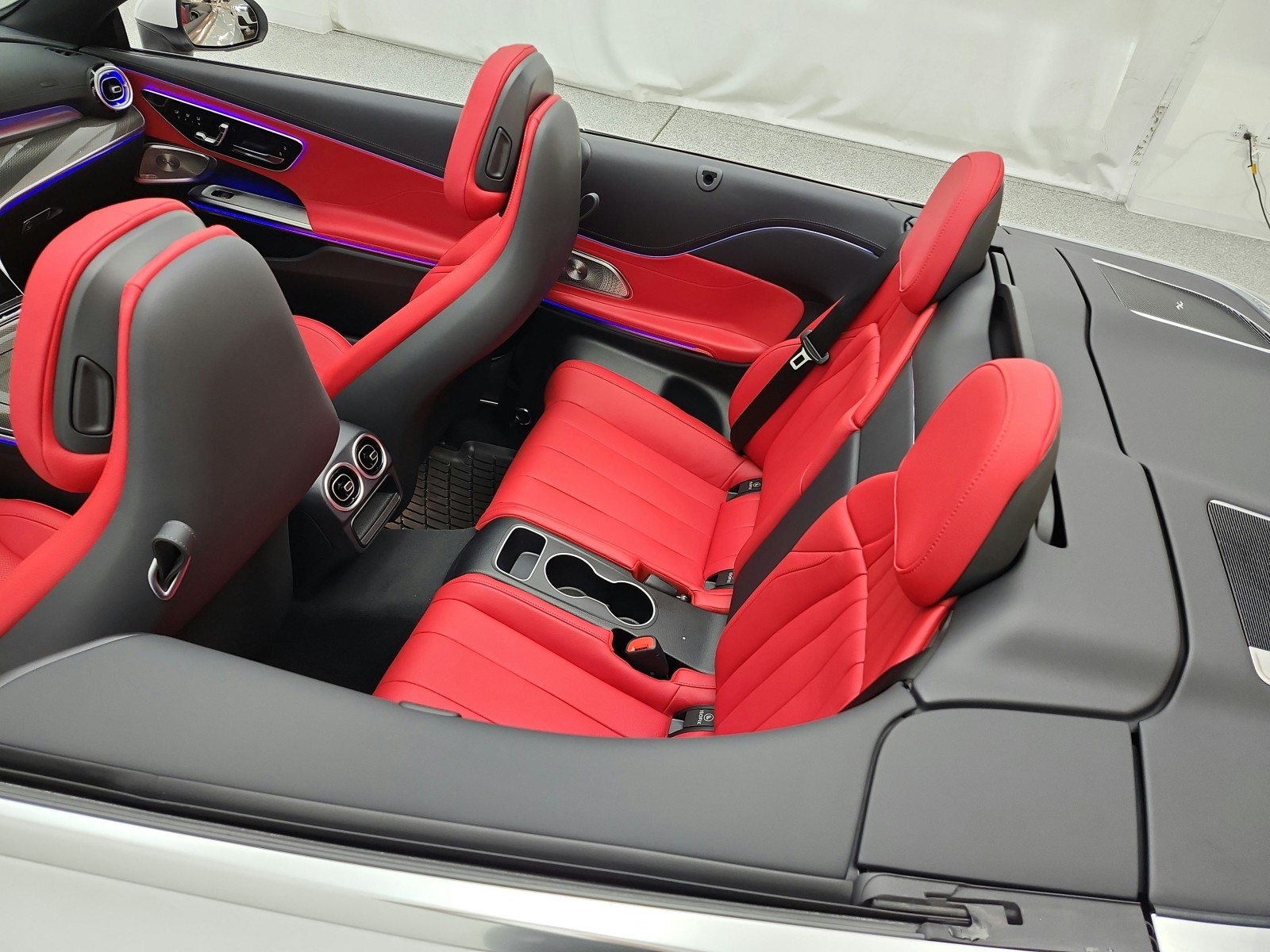 New 2026 MANUFAKTUR Moonlight White Metallic Mercedes-Benz CLE 300 4MATIC® Cabriolet image 11