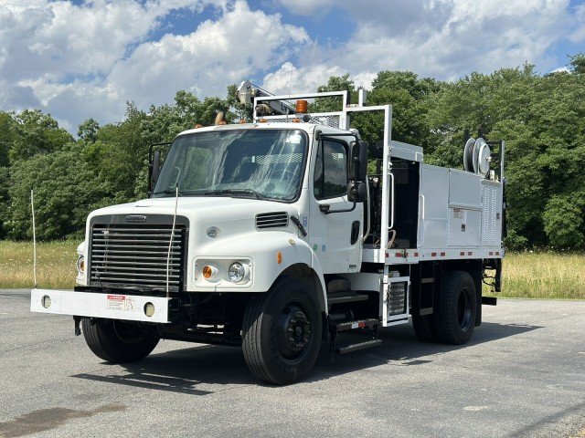2010  Service Body Liftmore Crane Truc  in , 