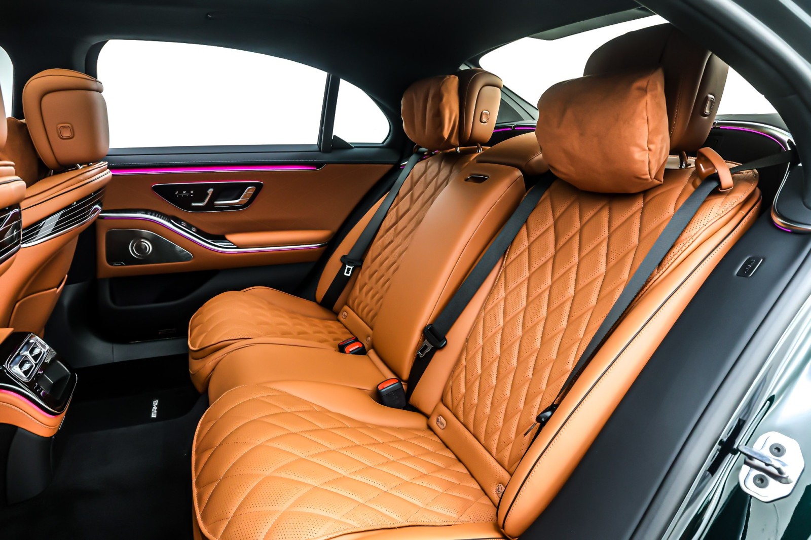 New 2026 Emerald Green Metallic Mercedes-Benz S 580 image 8