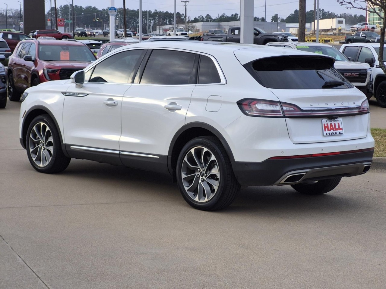 View vehicle photo 4