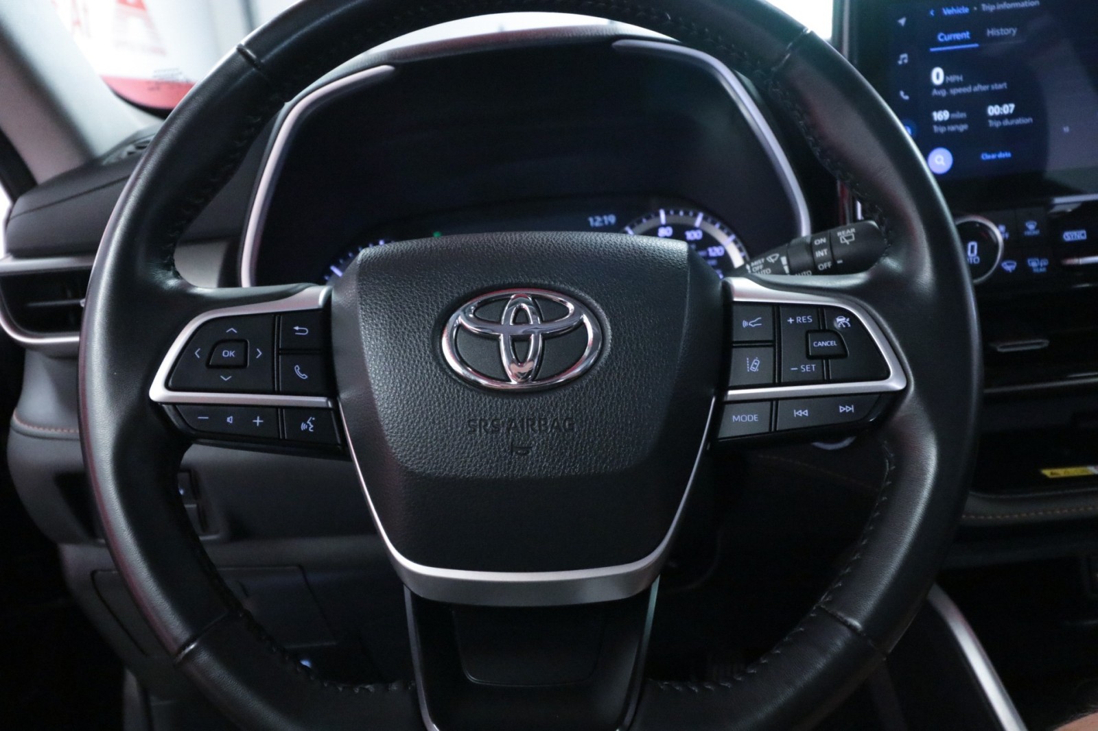 Used Car 2023 Toyota Highlander  Hybrid Bronze Edition For Sale Under $40,000 In Austin, Texas