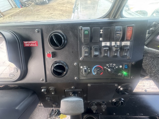 2018 Freightliner MT55 20' Step Van w2000lb Liftgate  in , 