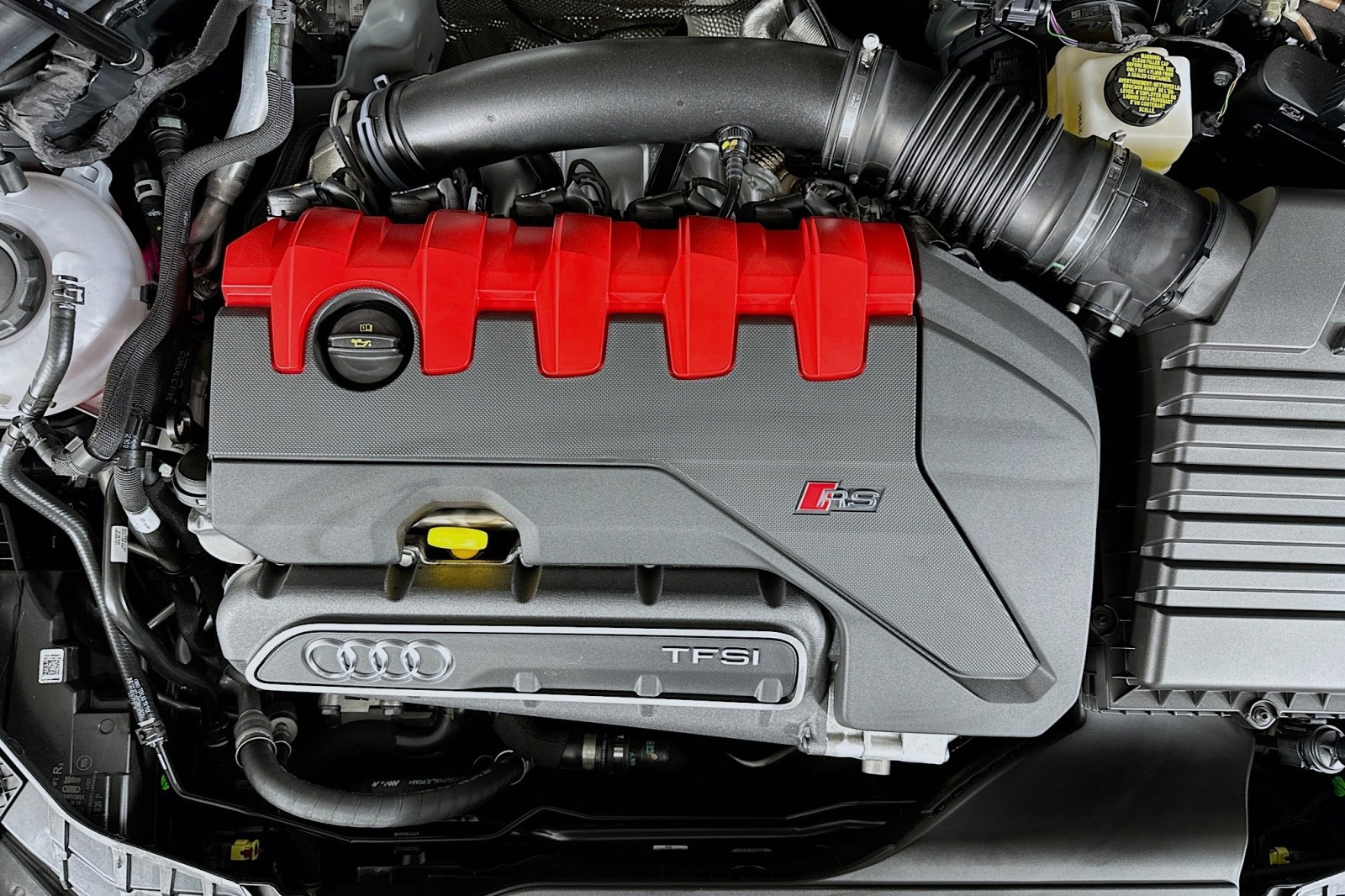 New 2026 Daytona Gray Pearl Effect Audi  image 12