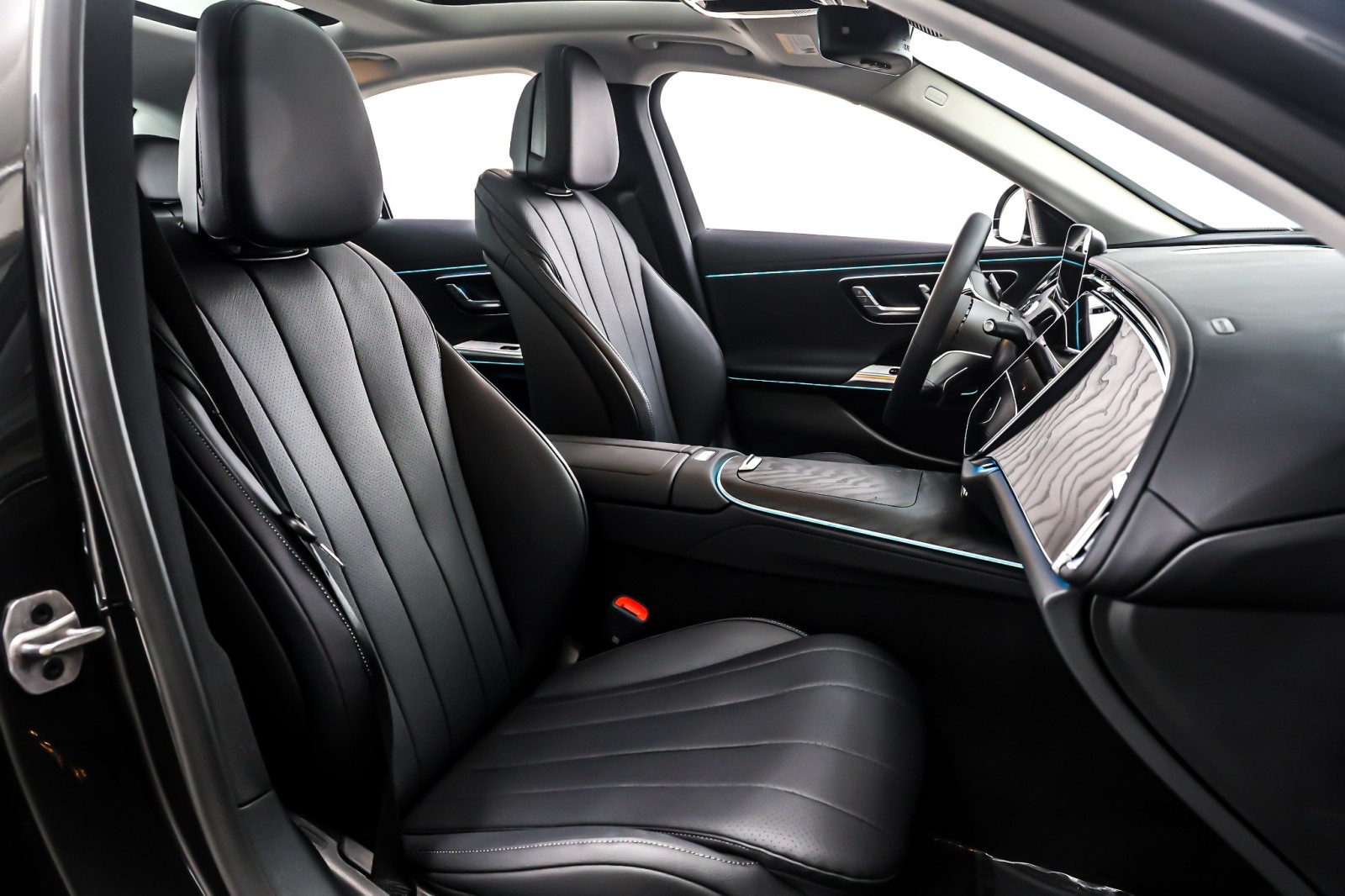 New 2026 Graphite Grey Metallic Mercedes-Benz E 350 image 7