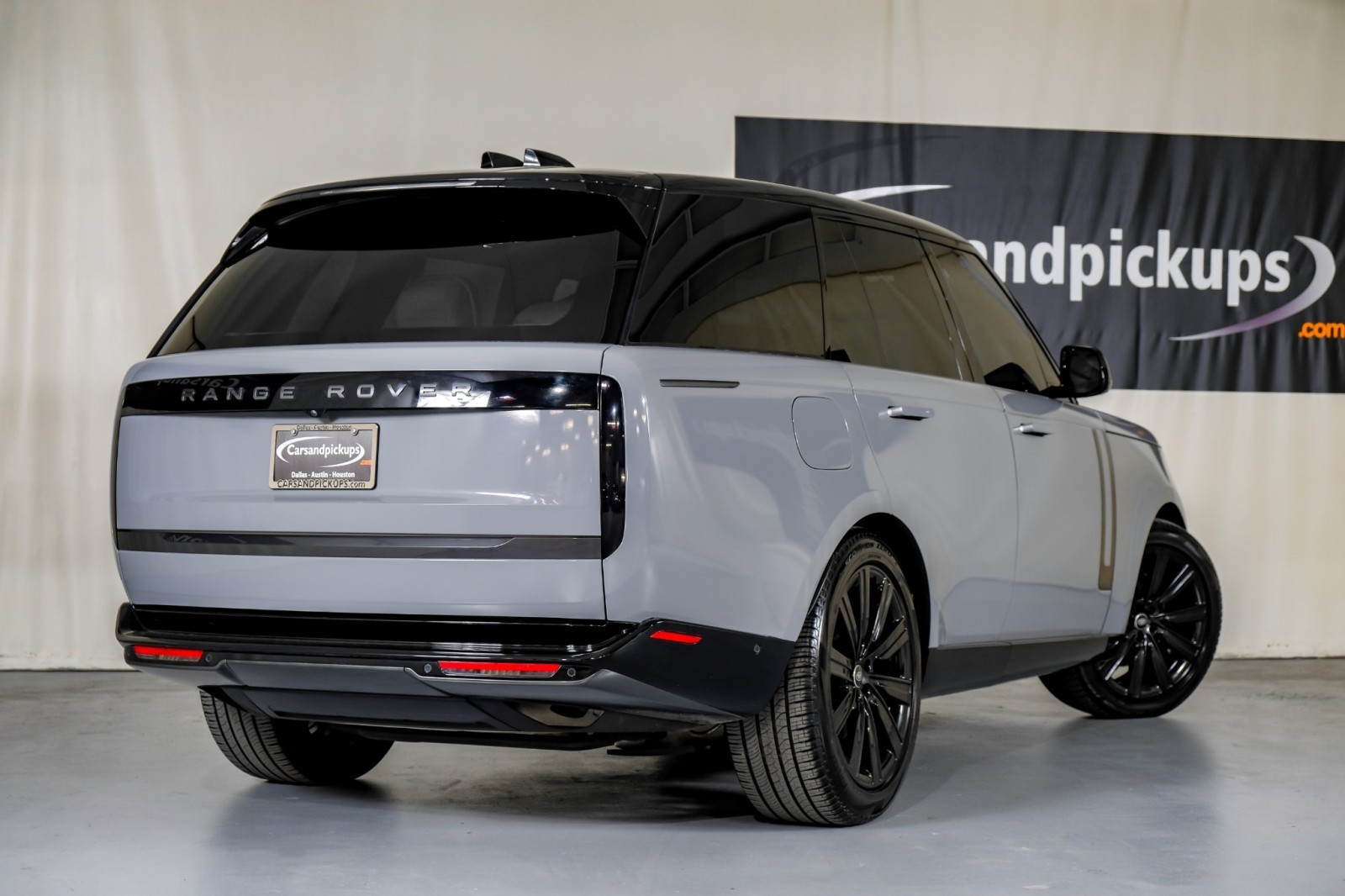 2023 Land Rover Range Rover SE 8