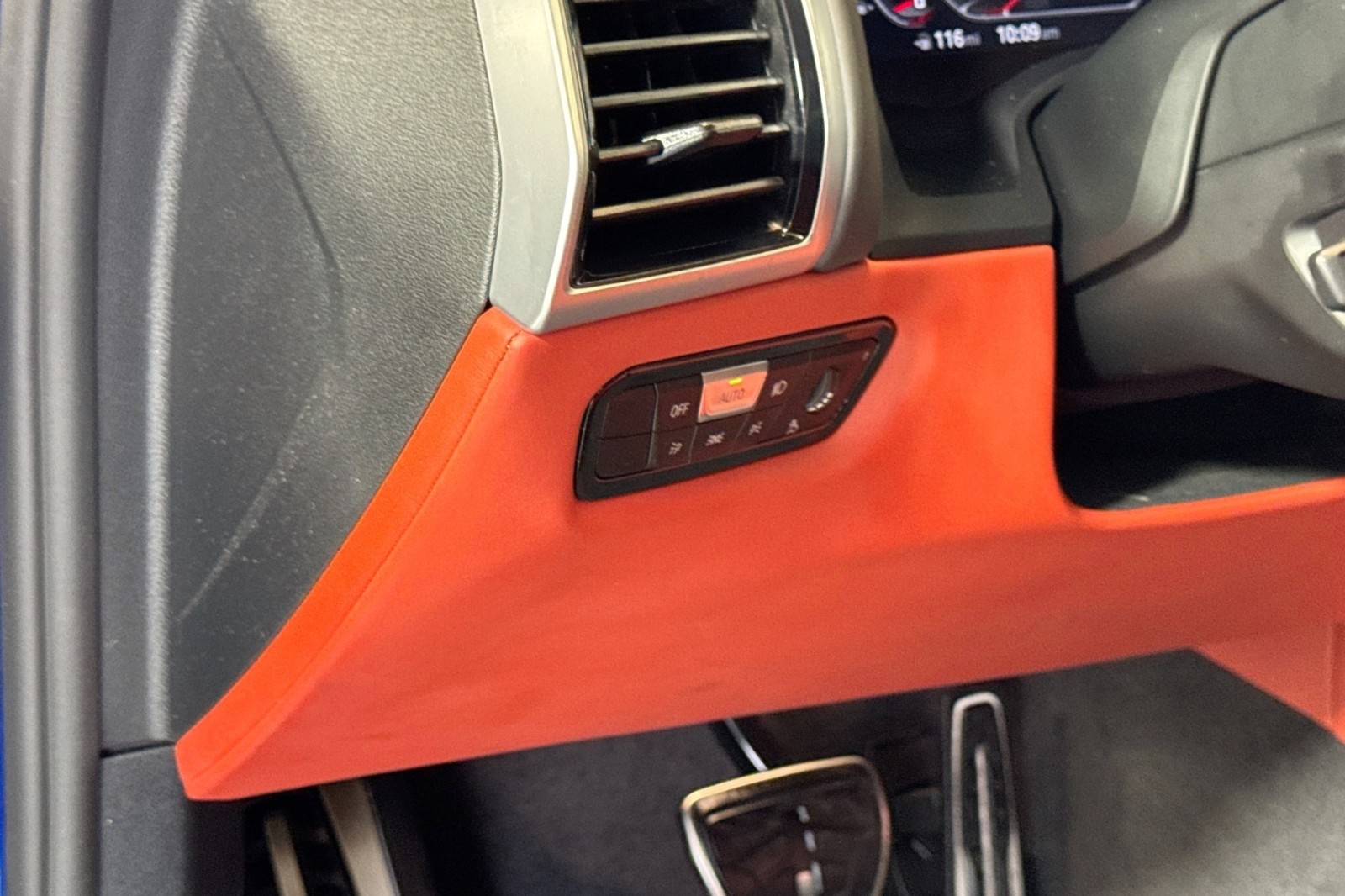 Used 2022 Marina Bay Blue Metallic BMW Competition image 10