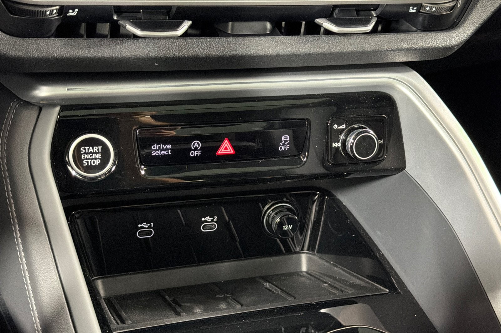 New 2025 Mythos Black Metallic Audi Premium Plus 2.0 TFSI quattro image 20