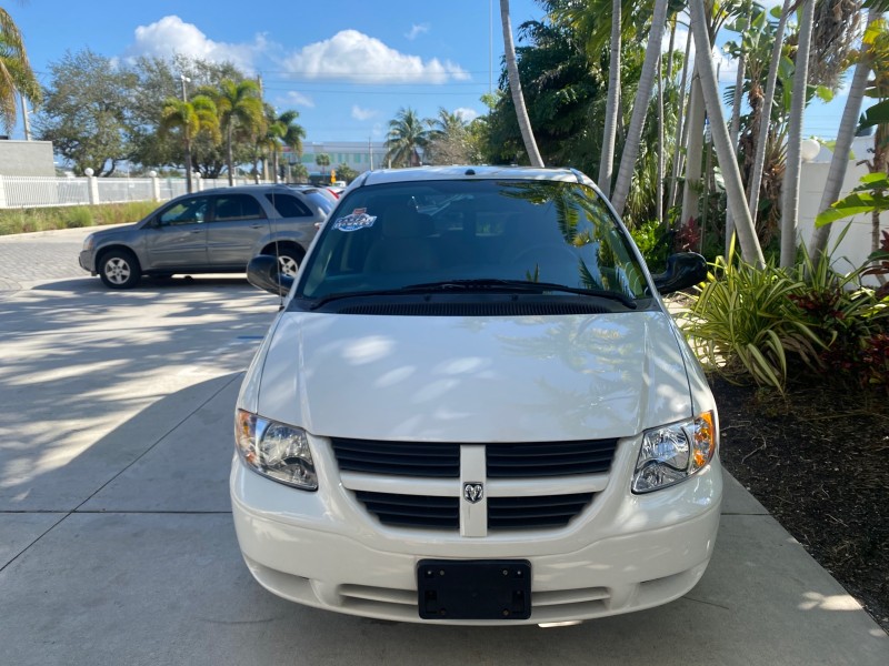 2006 Dodge Caravan SXT LOW MILES 28,367 1 OWNER HANDICAP LIFT in , 