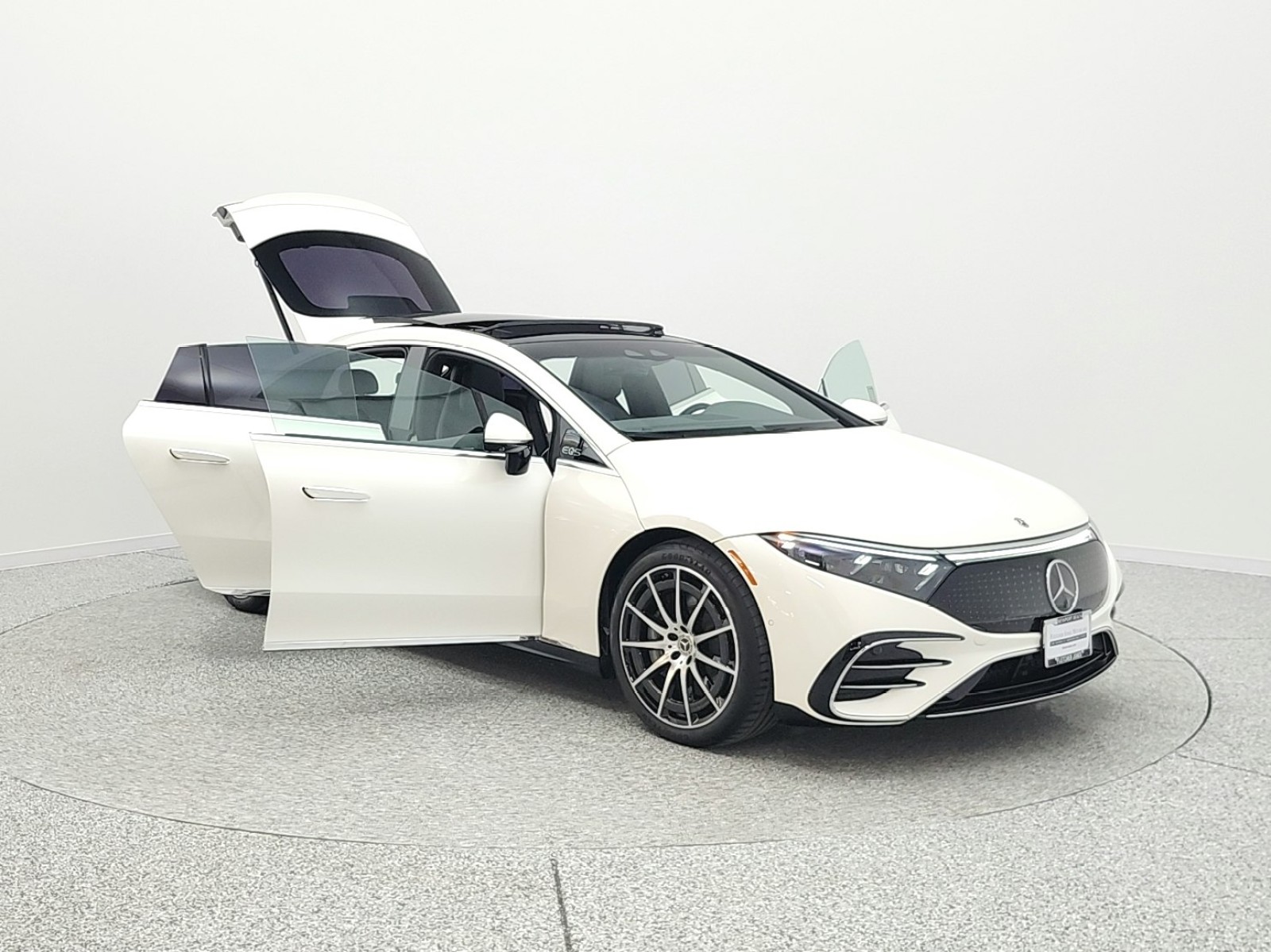 Certified Used 2023 MANUFAKTUR Diamond White Mercedes-Benz EQS 580 4MATIC® Sedan image 10