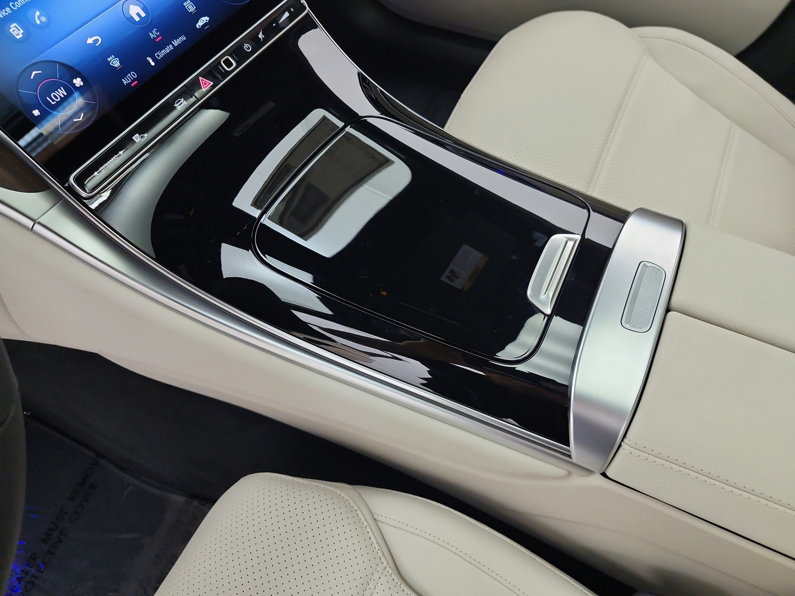 New 2027 Polar White Mercedes-Benz GLC 300 SUV image 9