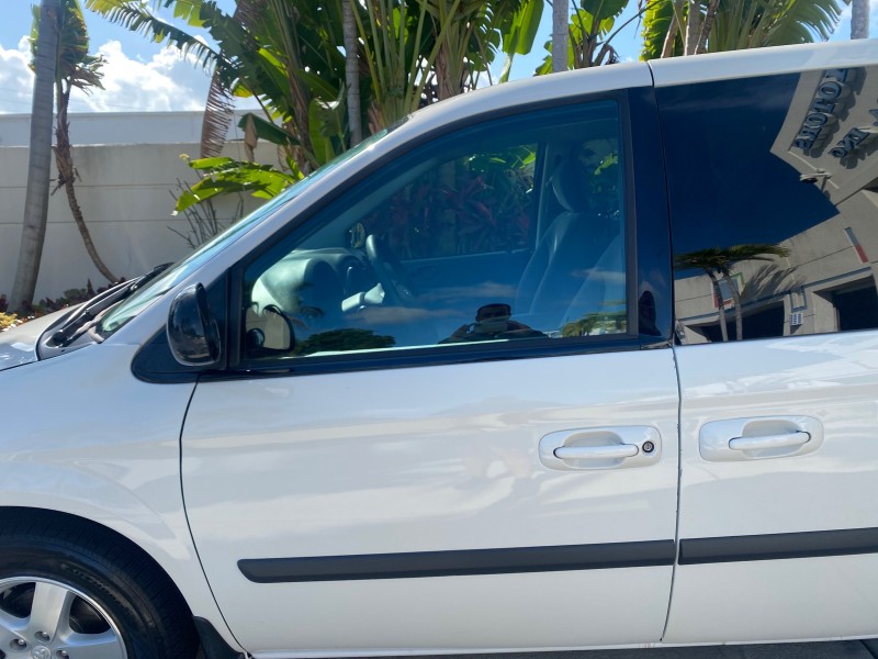 2006 Dodge Caravan SXT LOW MILES 28,367 1 OWNER HANDICAP LIFT in , 