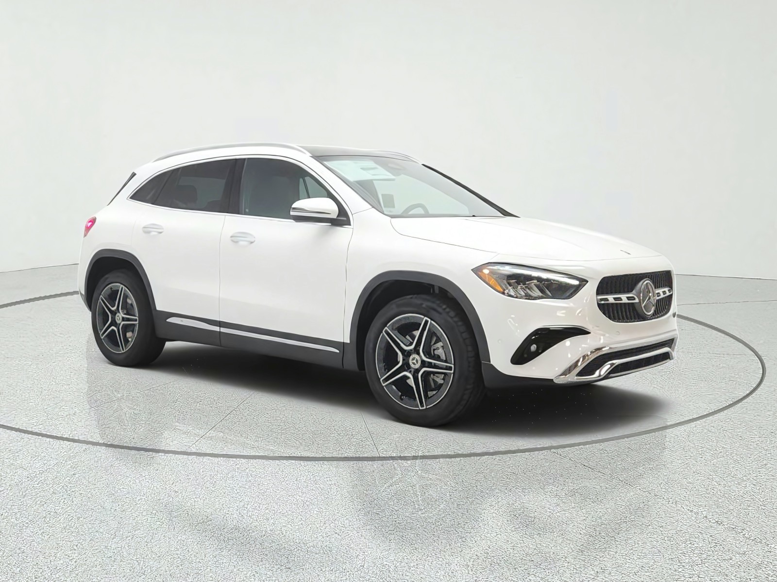 New 2026 Polar White Mercedes-Benz GLA 250 SUV image 3