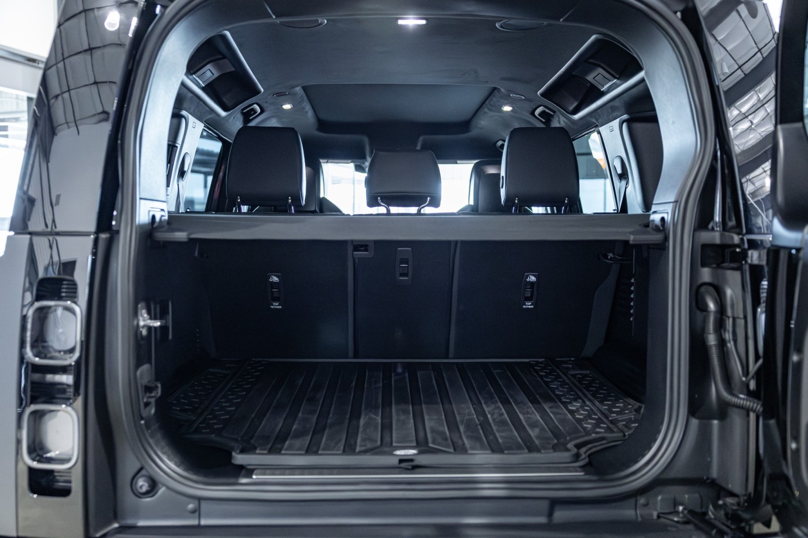 Used Car 2025 Land Rover Defender  Octa Edition One For Sale Under $170,000 In Boerne, Texas