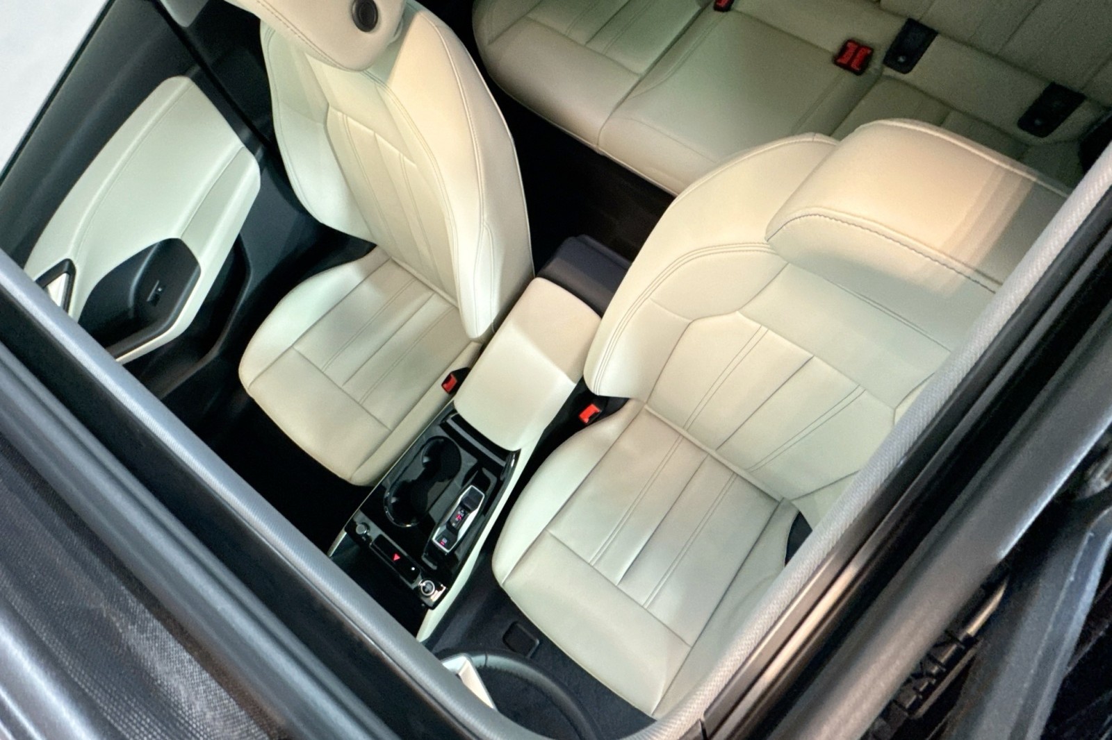 New 2025 Glacier White Metallic Audi Premium quattro image 18