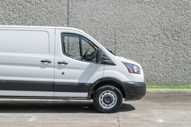 2019 Ford Transit Van  21