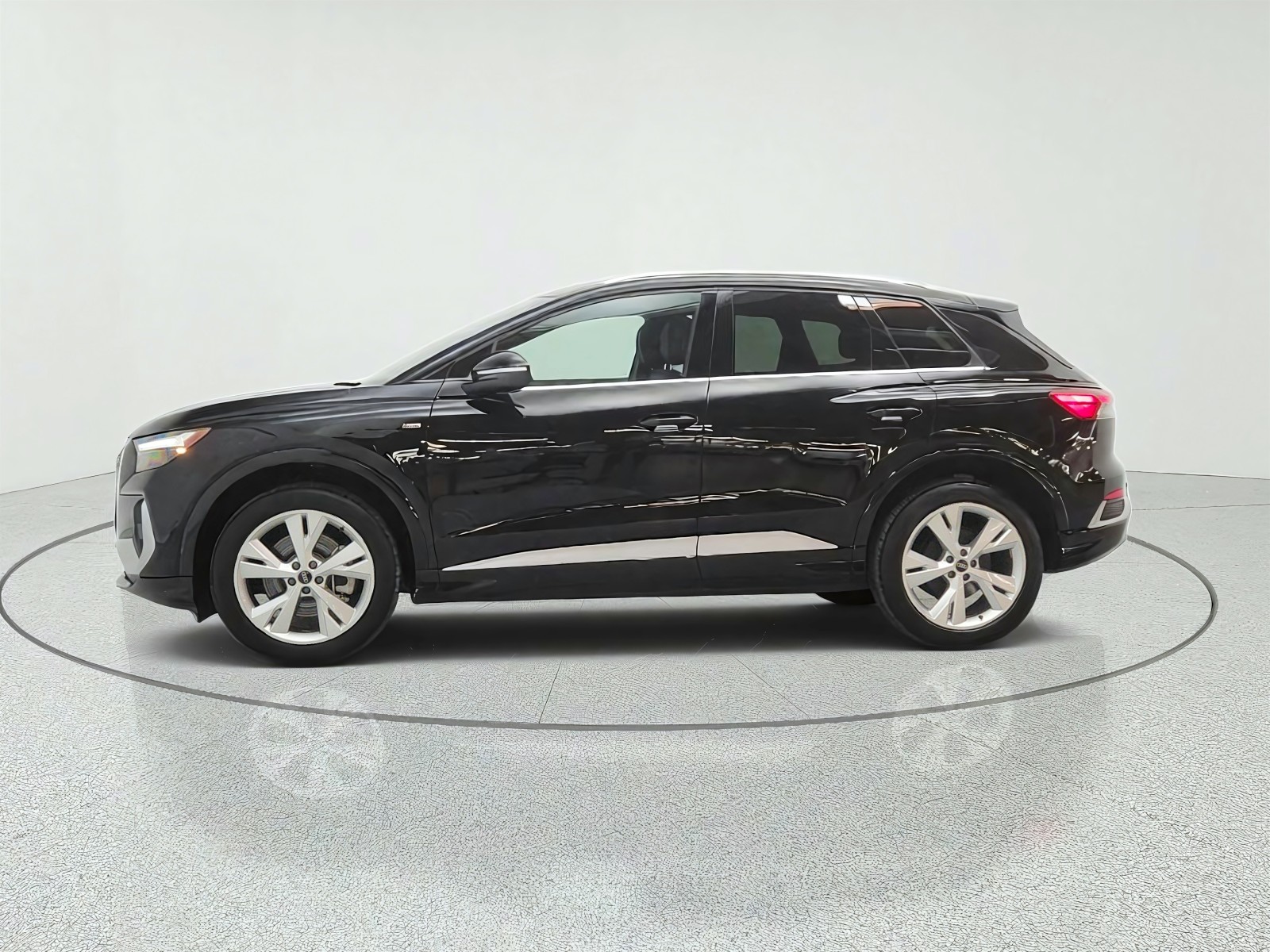 Used 2023 Mythos Black Metallic Audi Premium Plus image 8