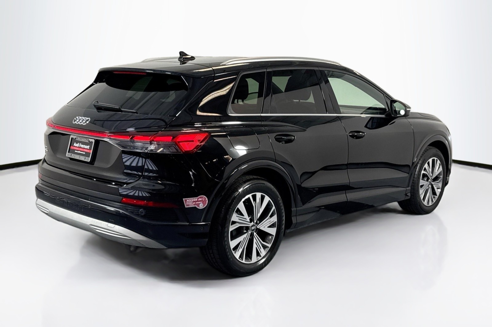 Used 2023 MYTHOS BLACK Audi Premium Plus image 5