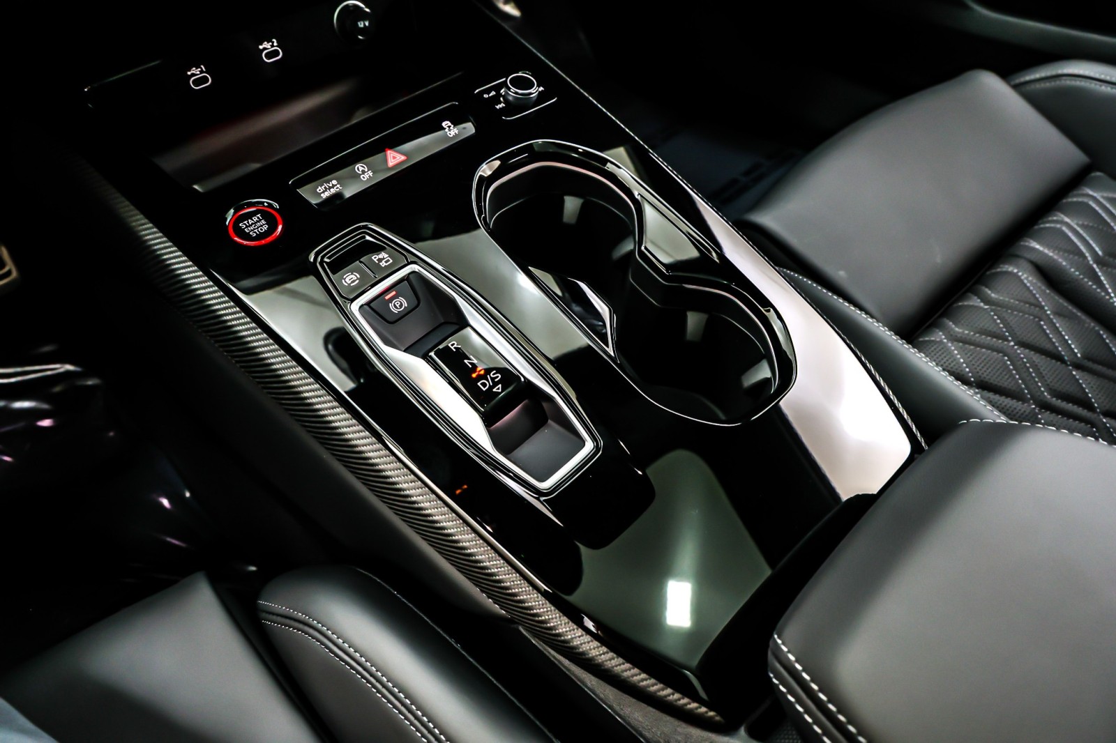 New 2025 Glacier White Metallic Audi Premium Plus 3.0 TFSI quattro image 6