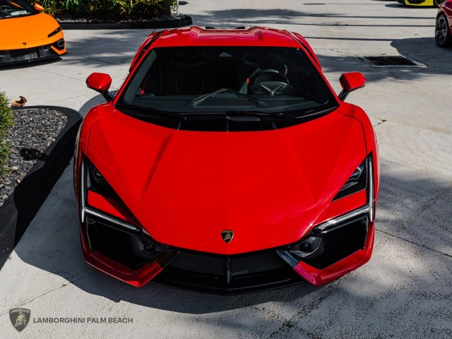 Lamborghini Revuelto