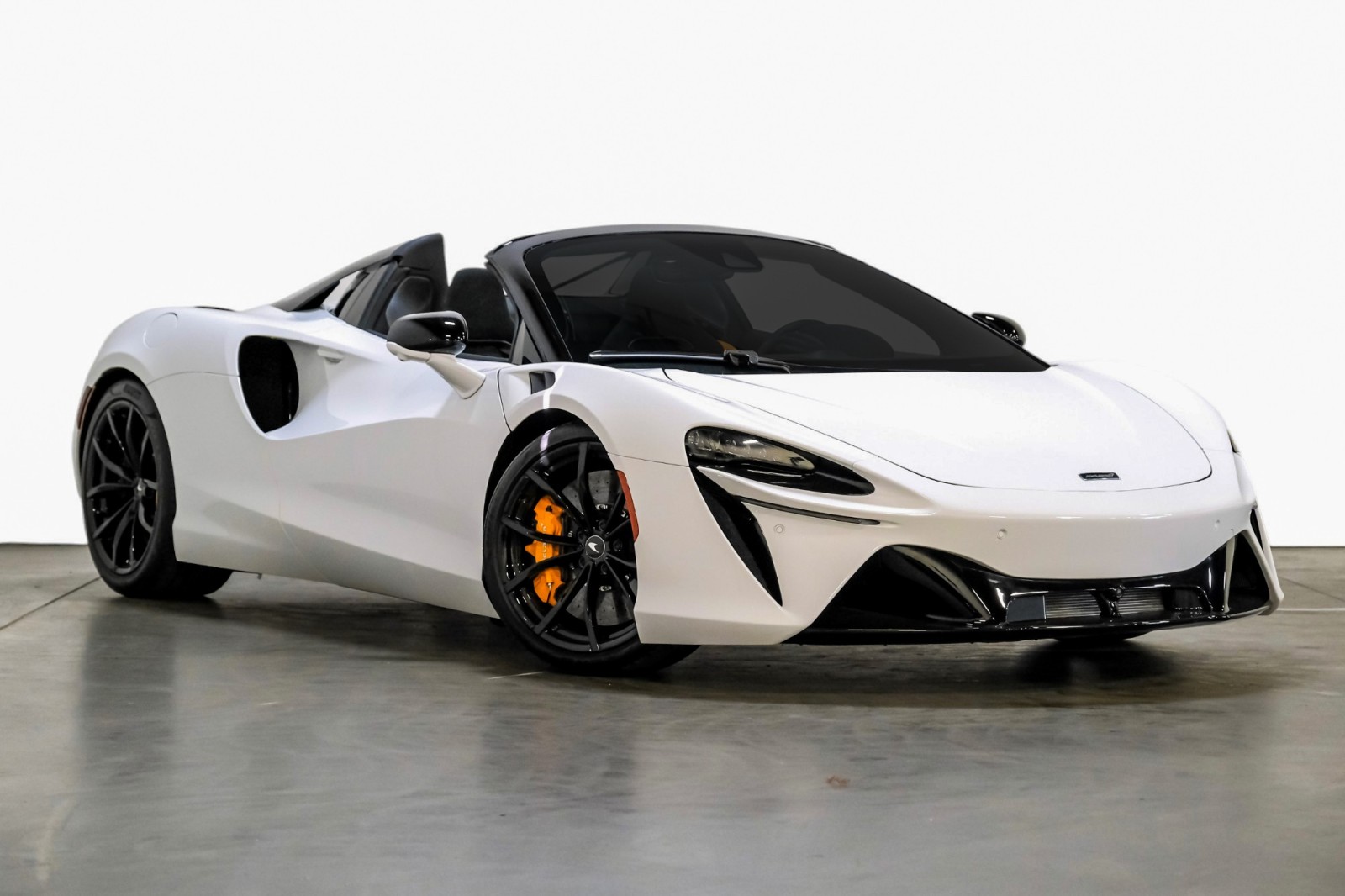 2025 McLaren Artura Spider 19