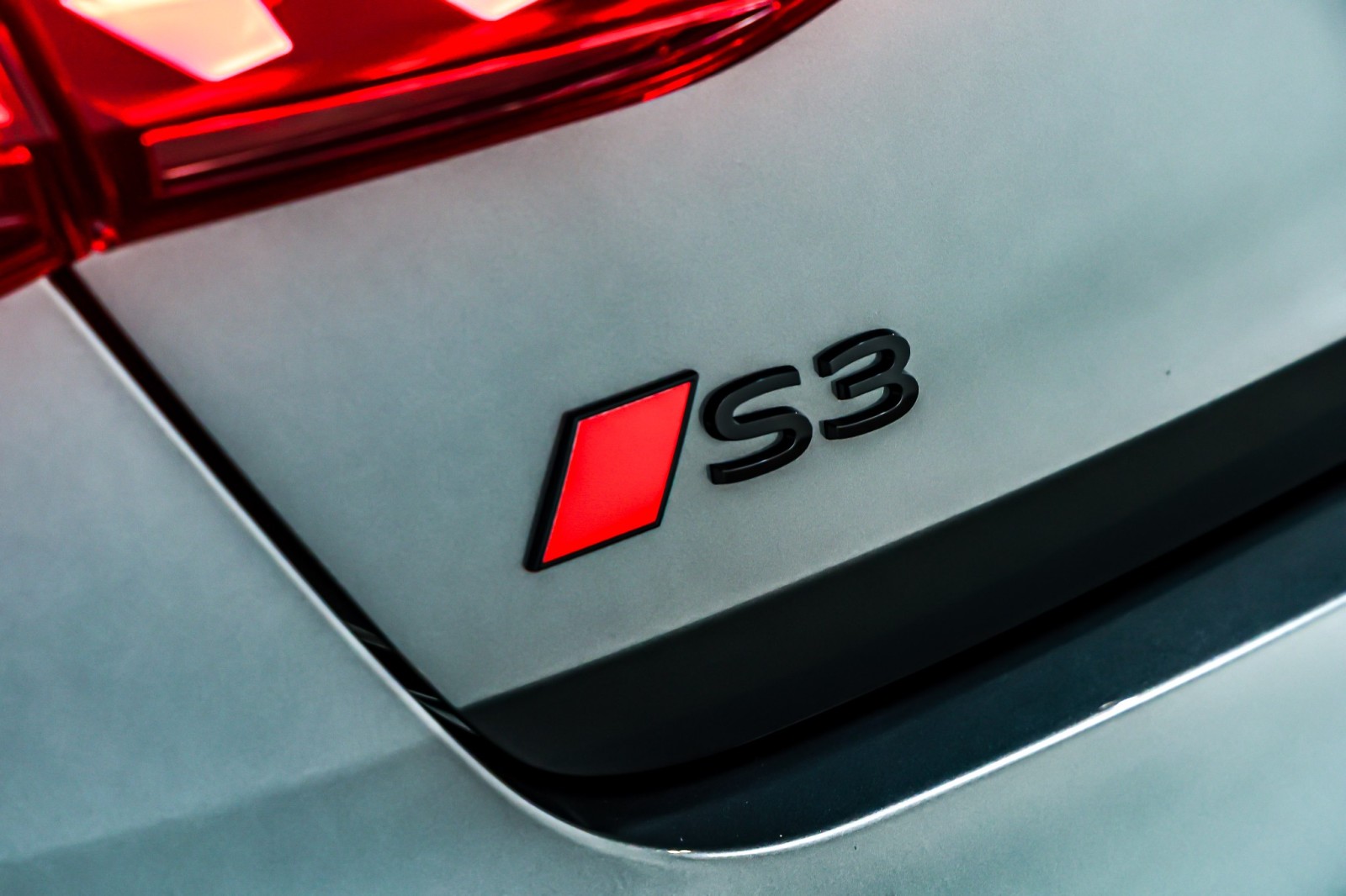 New 2026 Daytona Gray Pearl Effect Audi quattro image 9