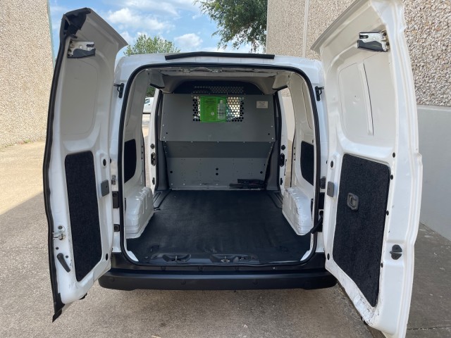 2017 Nissan NV200 Compact Cargo S 17