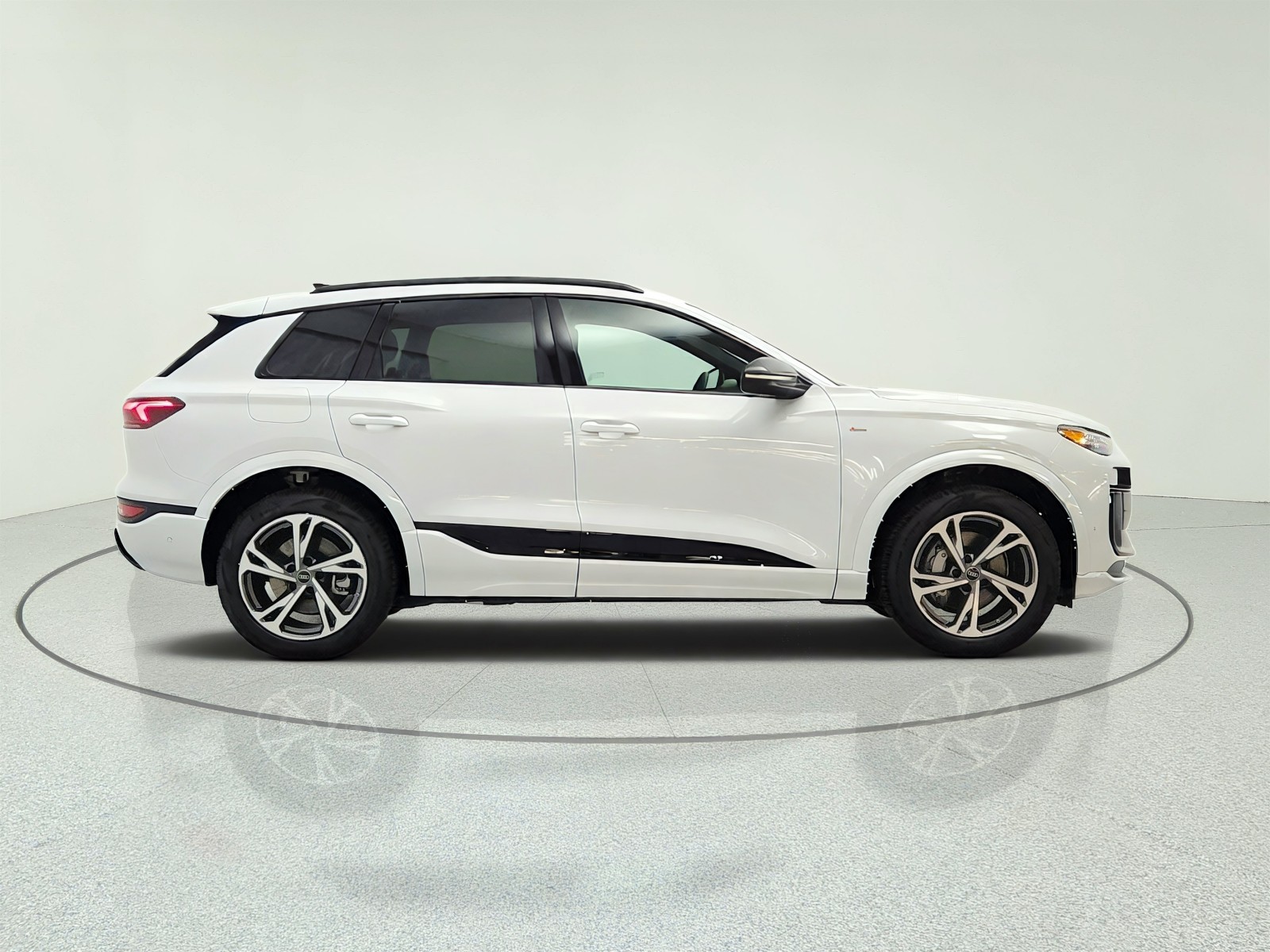 New 2027 Glacier White Metallic Audi Premium Plus quattro image 4