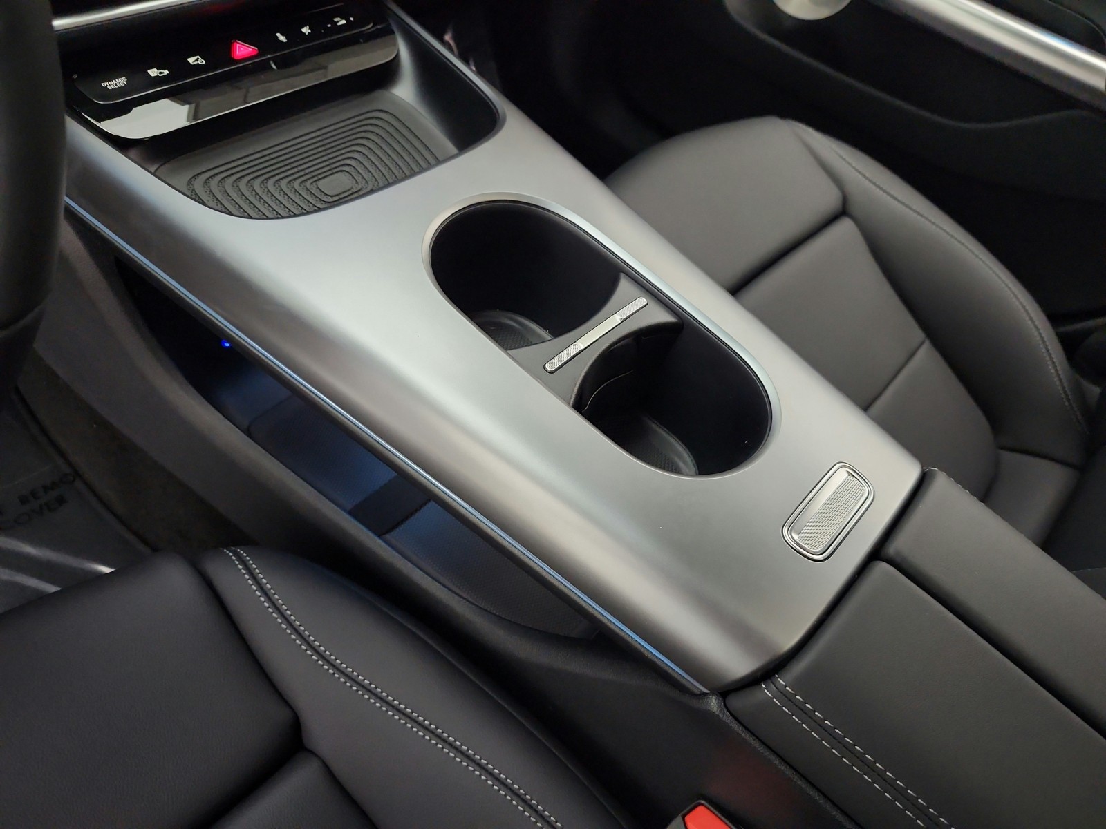 New 2027 MANUFAKTUR Alpine Grey Mercedes-Benz CLA 350 Electric 4MATIC® image 10