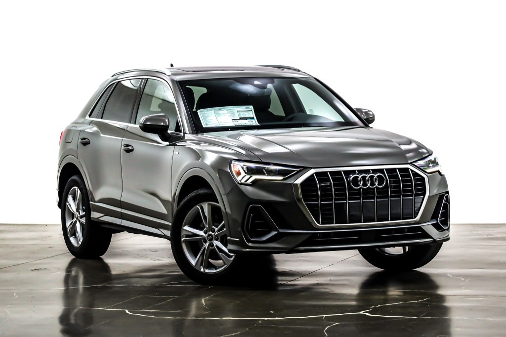 New 2024 Audi Q3 S line Premium 45 TFSI quattro SUV in 1275 Bristol St. Costa Mesa R1019784