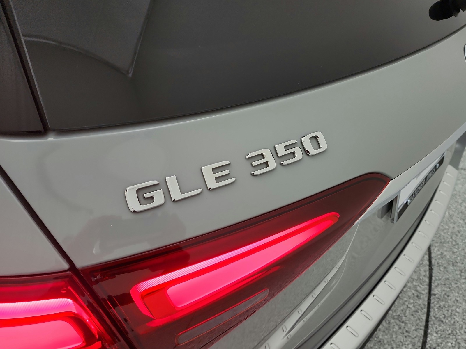 Used 2025 MANUFAKTUR Alpine Grey Mercedes-Benz GLE 350 SUV image 24