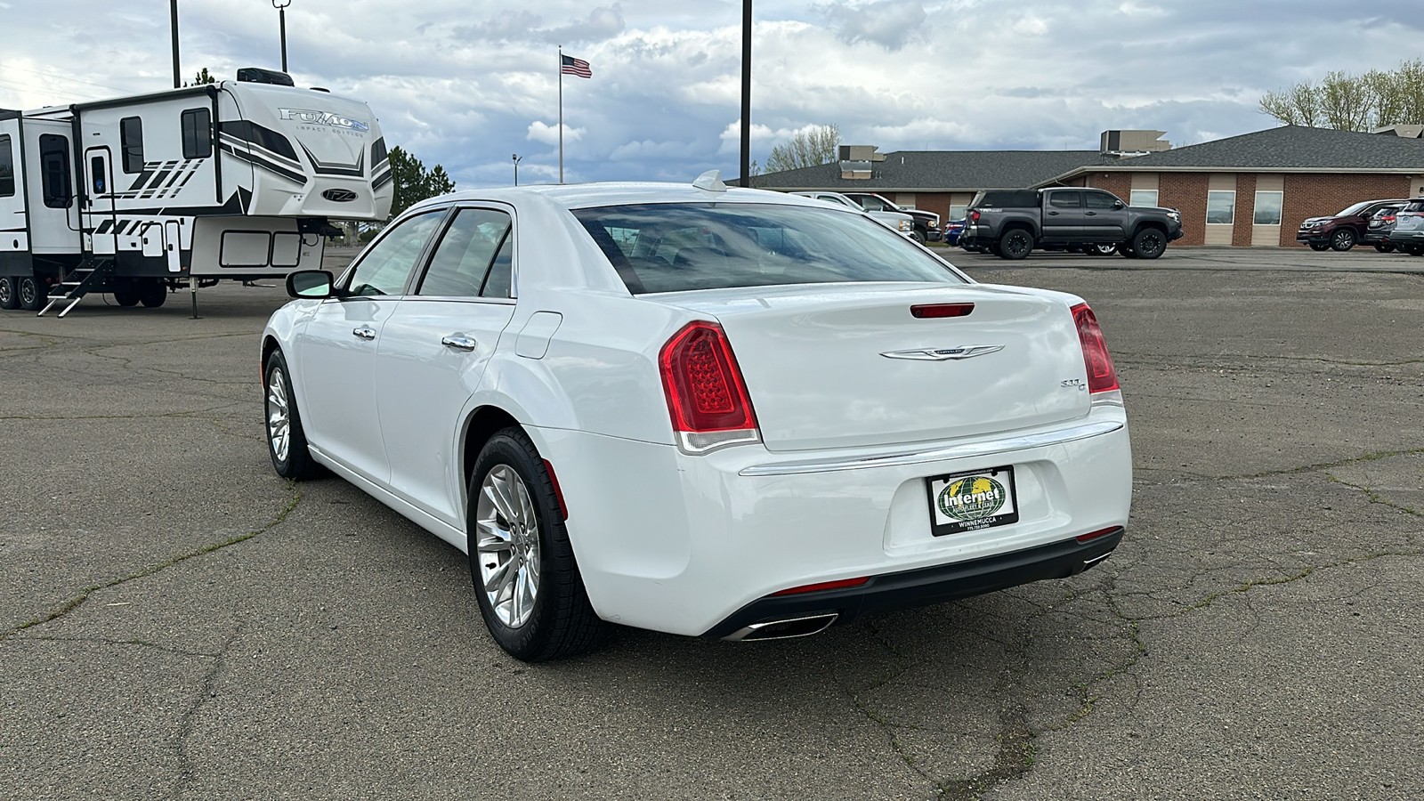 2016 Chrysler 300 300C 5