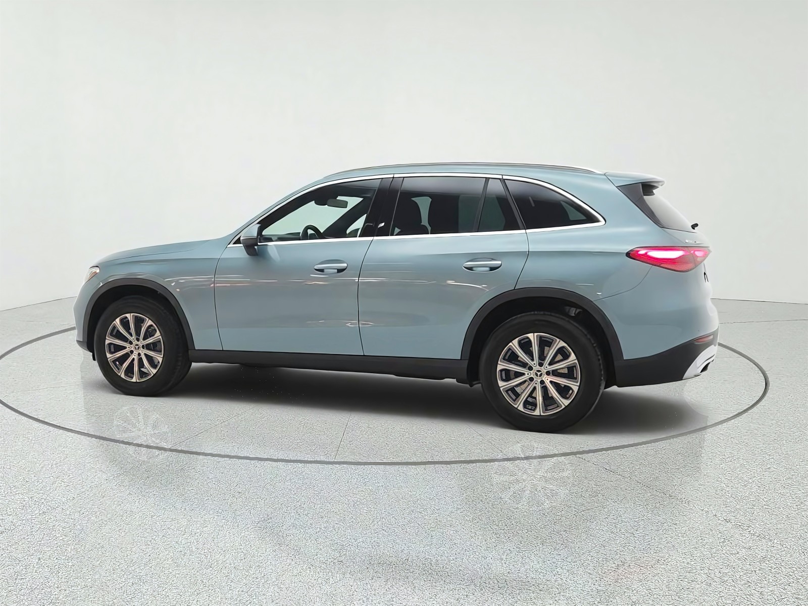 Certified Used 2026 Verde Silver Metallic Mercedes-Benz GLC 300 SUV image 6