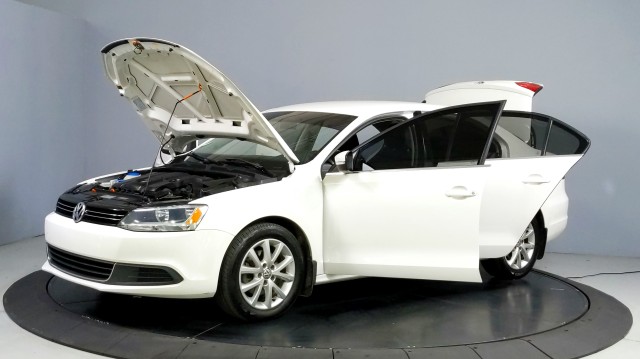 2013 Volkswagen Jetta Sedan SE w/Convenience 11