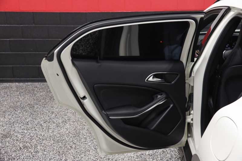2015 Mercedes-Benz GLA 45 AMG 4MATIC w/Performance Pkgs 4dr Suv in , 