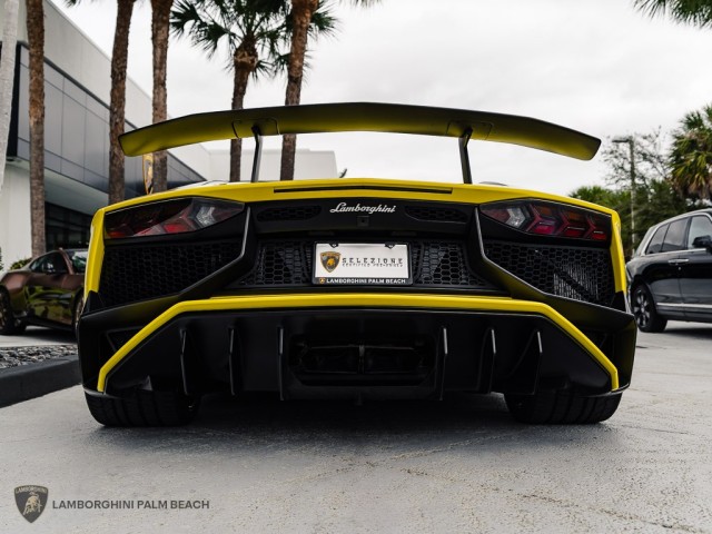 Lamborghini Aventador