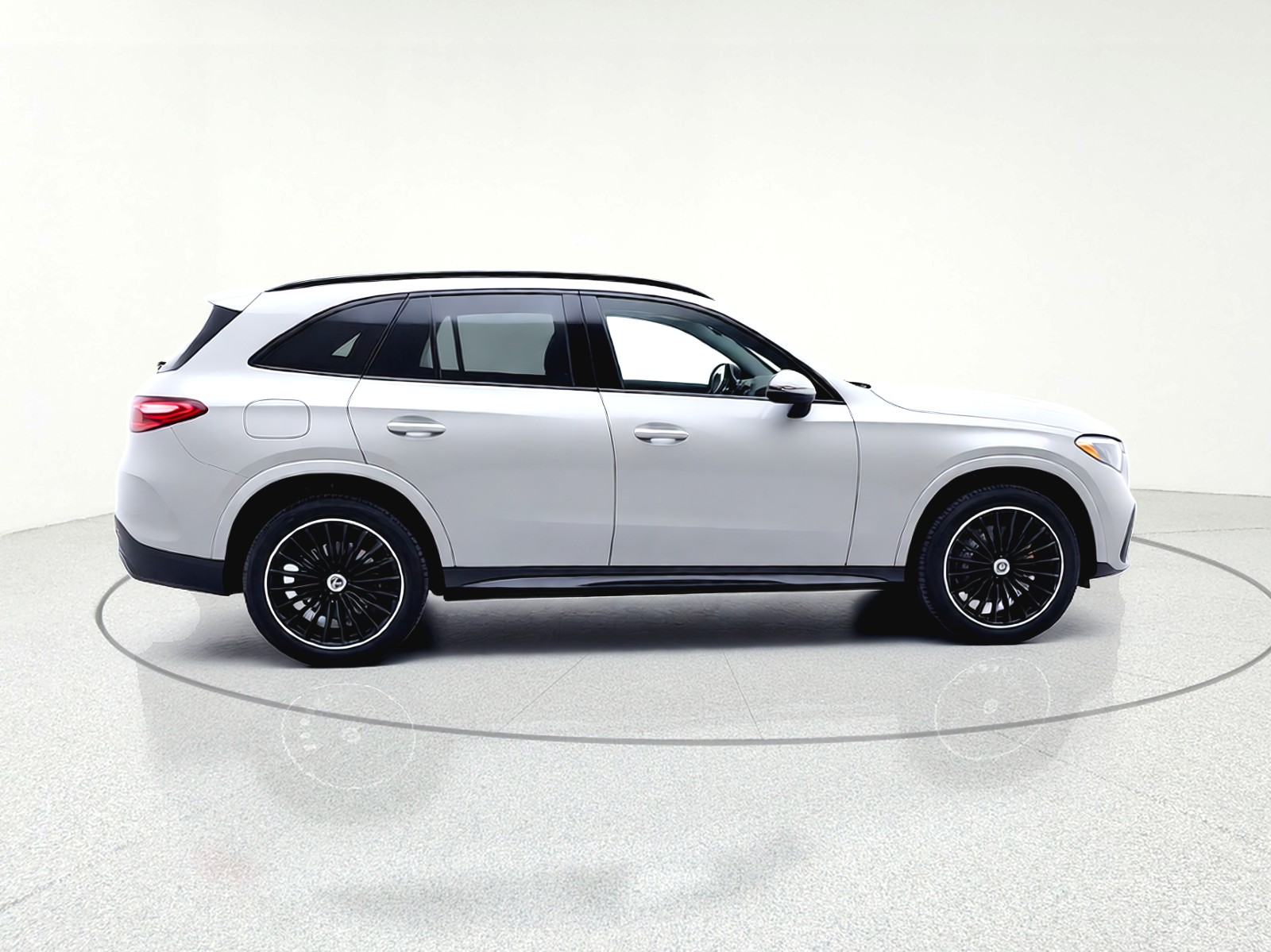 New 2026 MANUFAKTUR Alpine Grey Mercedes-Benz GLC 300 image 4