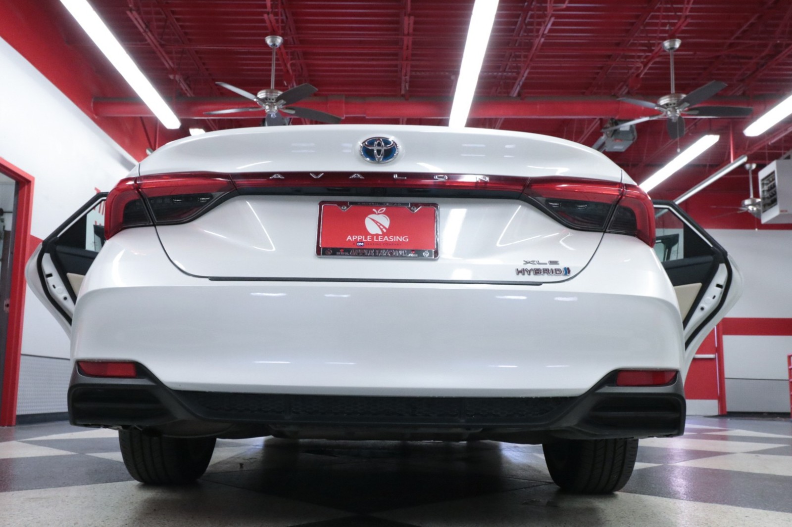 Used Car 2021 Toyota Avalon  Hybrid Xle For Sale Under $30,000 In Austin, Texas