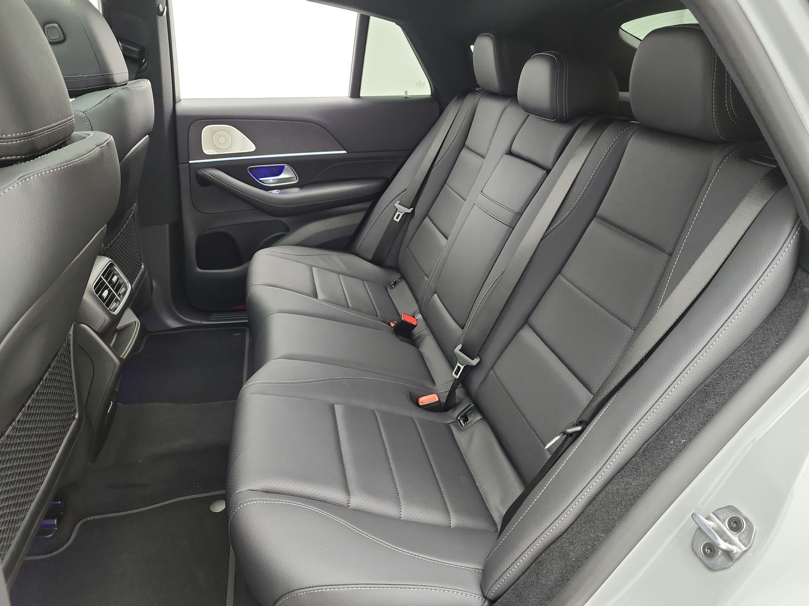 New 2026 MANUFAKTUR Alpine Grey Mercedes-Benz GLE 450 image 11
