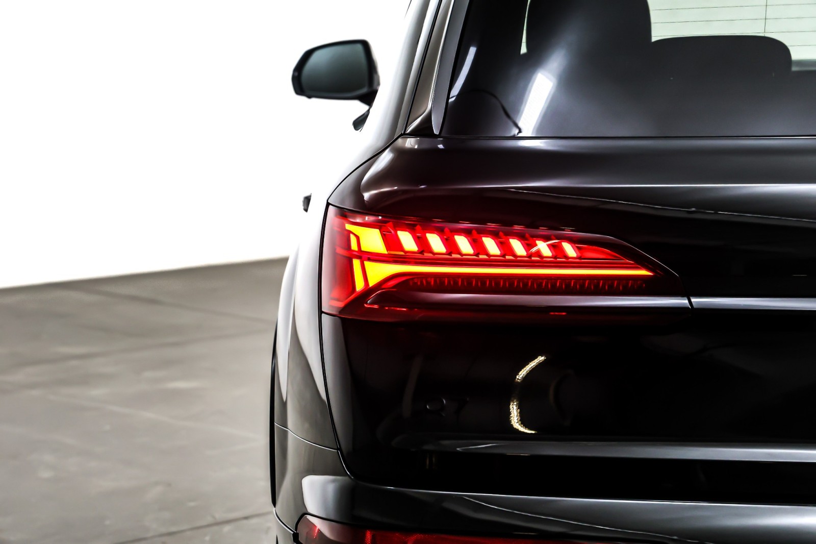 Used 2025 Mythos Black Metallic Audi Premium Plus 55 TFSI quattro image 16