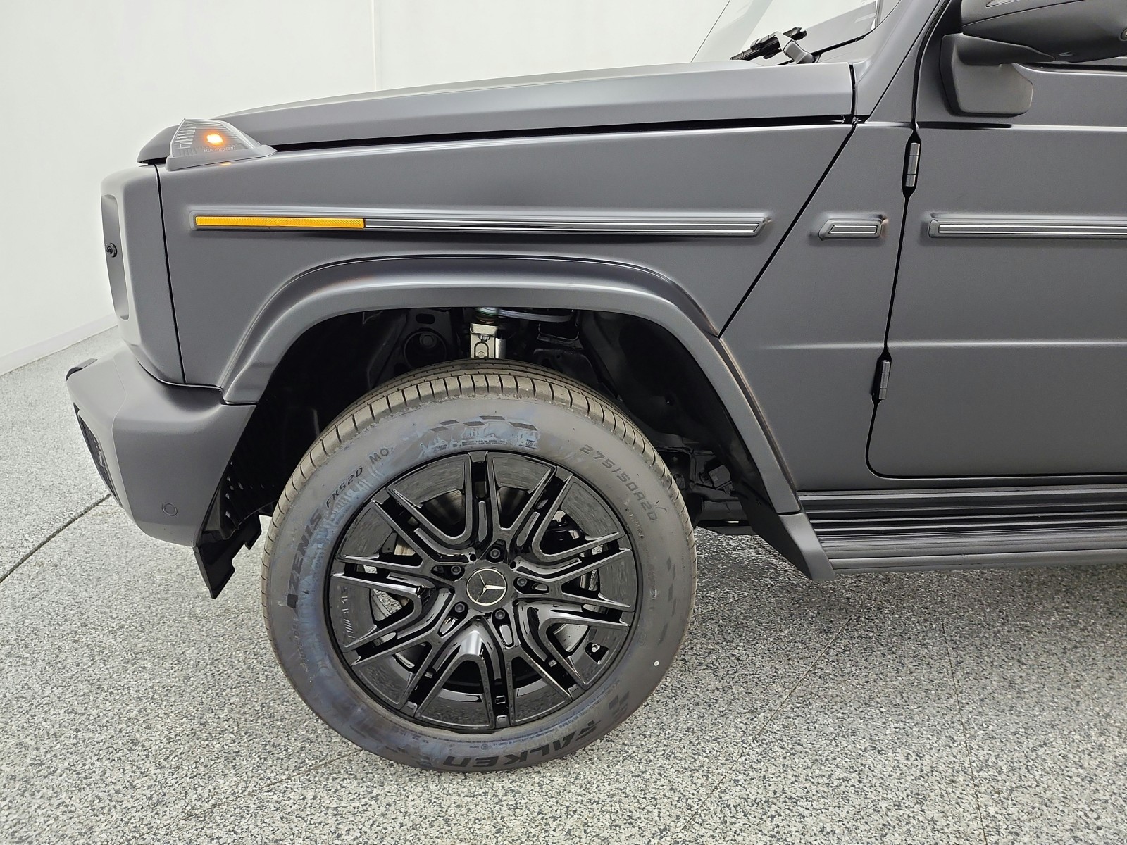 New 2027 MANUFAKTUR Night Black magno Mercedes-Benz G 580e SUV image 13