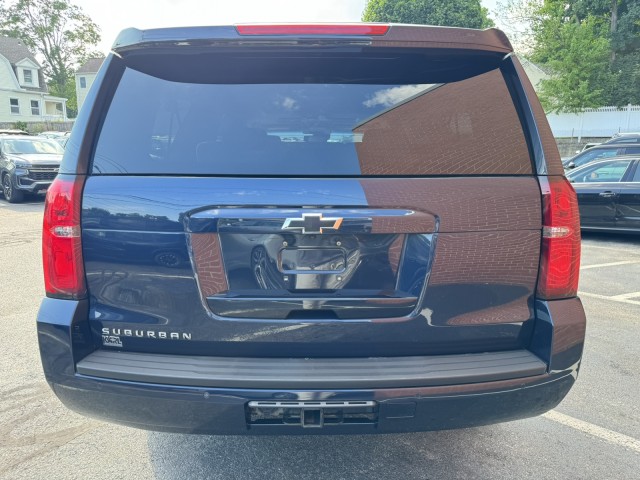 2018 Chevrolet Suburban LT 4