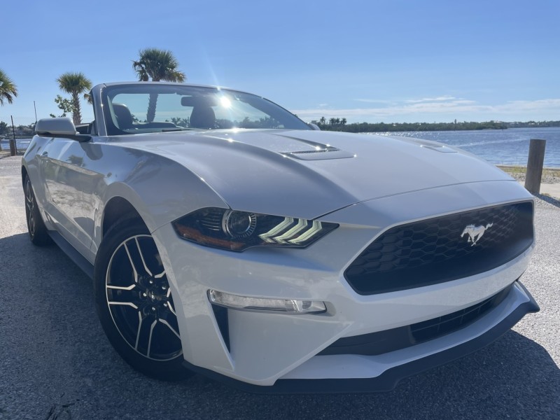Oxford White 2020 Ford Mustang Convertible Rear-Wheel Drive Automatic