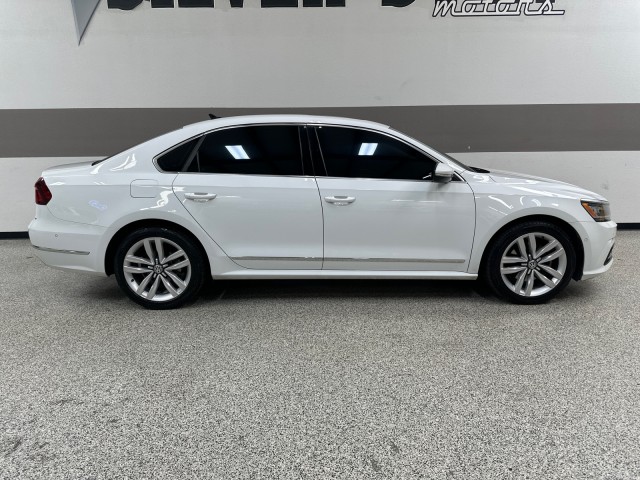 2017 Volkswagen Passat 1.8T SEL Premium in , 