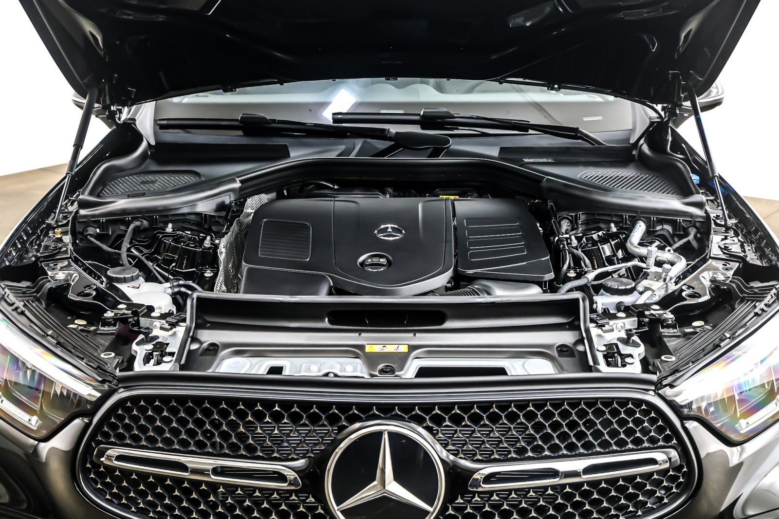 New 2026 Black Mercedes-Benz GLC 300 image 11