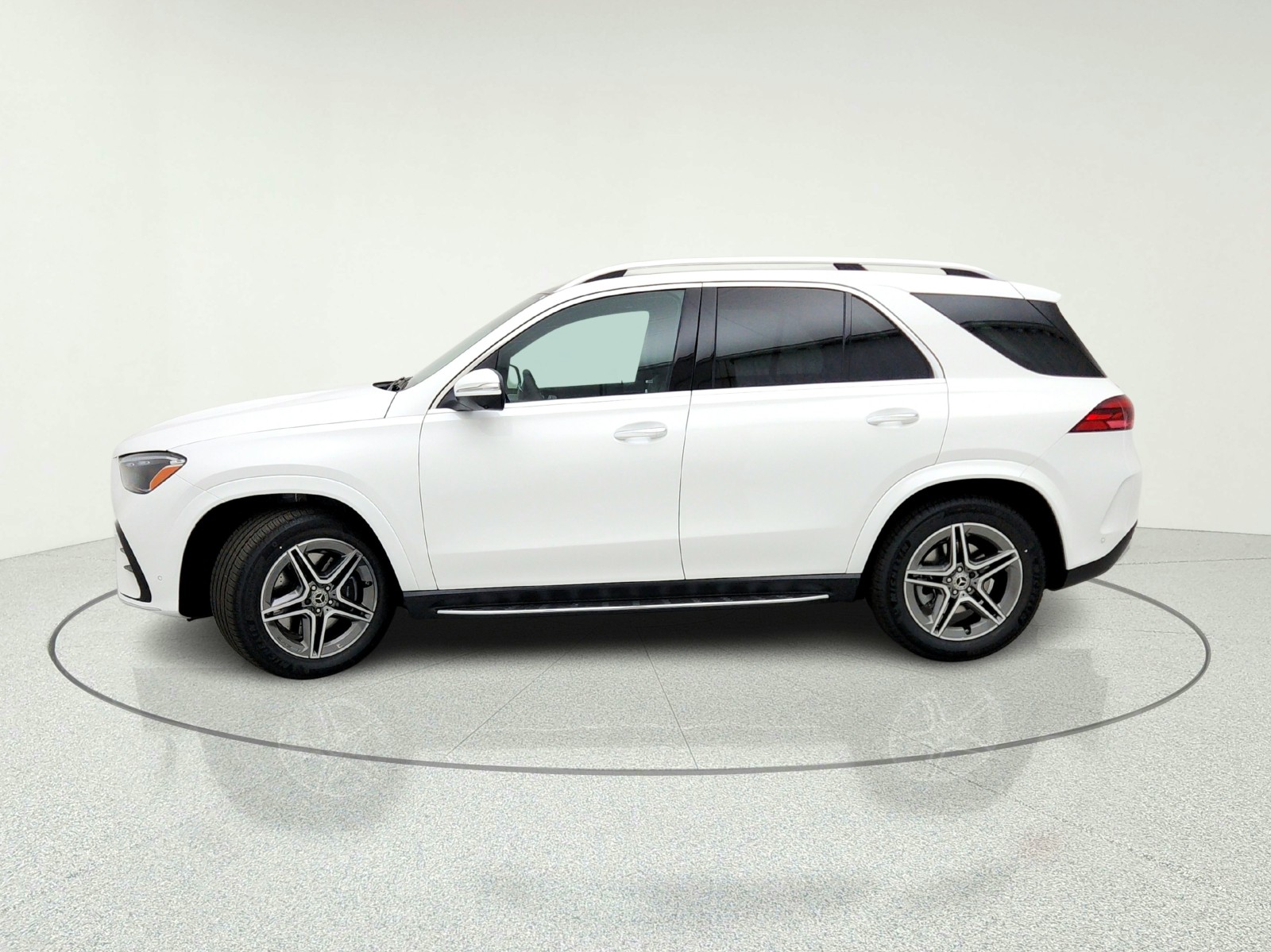 New 2026 Polar White Mercedes-Benz GLE 450 4MATIC® SUV image 14