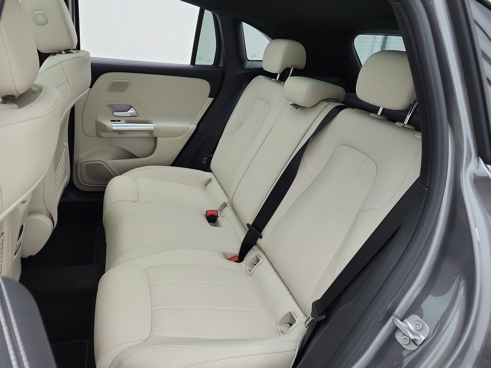 New 2026 Mountain Grey Metallic Mercedes-Benz GLA 250 image 11