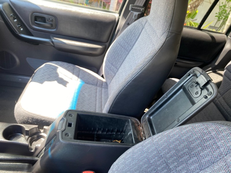 2000 Jeep Cherokee Sport 1 OWNER 4X4 AC 4.0 6YL in , 