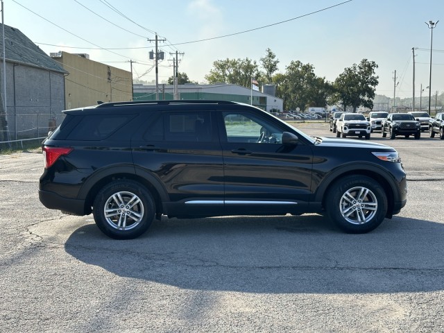 2022 Ford Explorer XLT 2